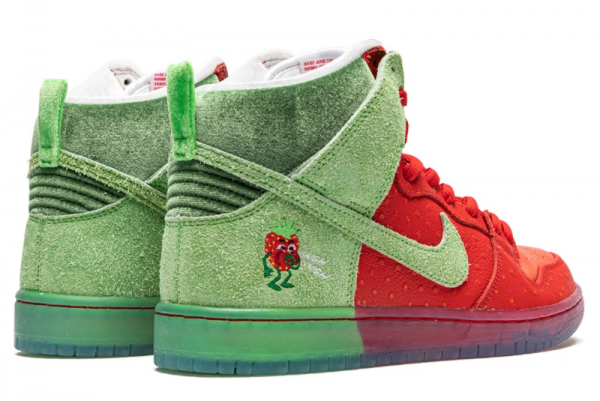 554724 129 Nike SB Dunk High Strawberry Cough 2020 For Sale 3 600x401