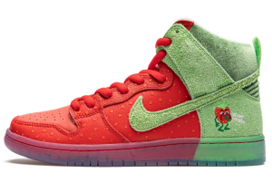 554724 129 Nike SB Dunk High Strawberry Cough 2020 For Sale 300x201
