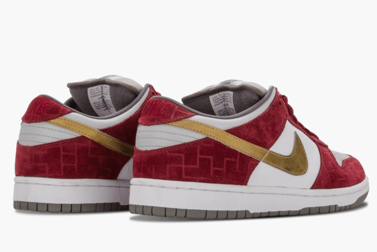 low top nike dunks released in 2004